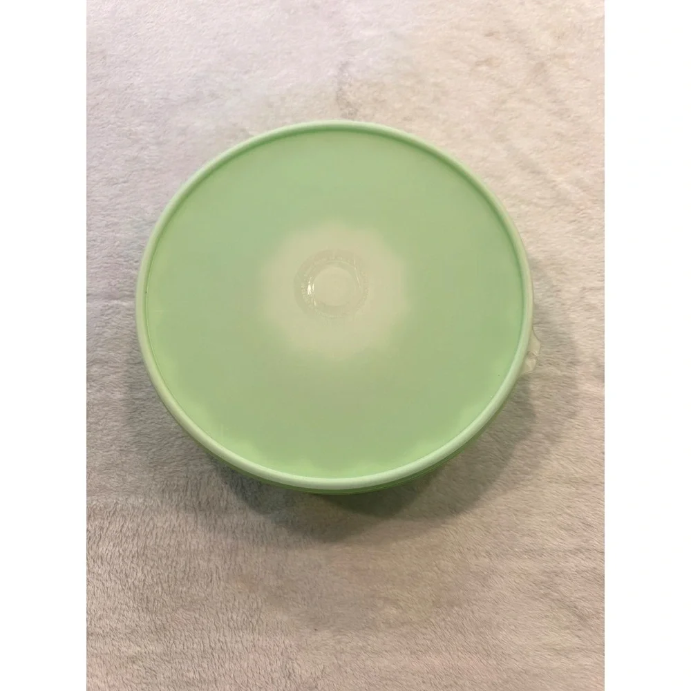Tupperware Vintage Jel-N-Serve Jello Mold Mint Green Fluted Ring with Lid
